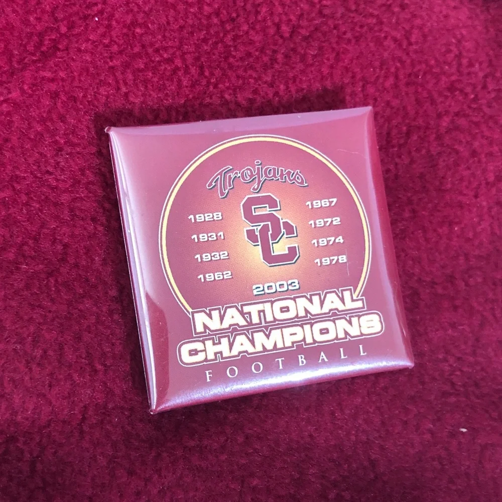 USC Trojans Fan Collectible Bundle 2 keychains, football pins,mug, blanket ticke - Picture 3 of 16